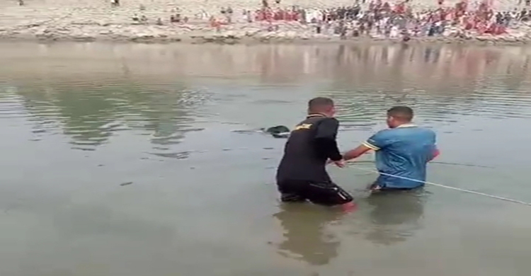 টাঙ্গাইলে নদীতে টিকটক করতে গিয়ে প্রাণ হা